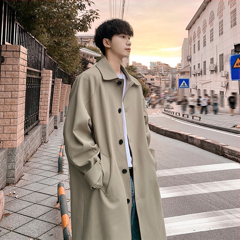 Férfi középtávú szélkabát koreai stílusban, laza szabás, fordított gallér, egyszeres gombos záródás, őszi viselet, hosszúság 80–100 cm