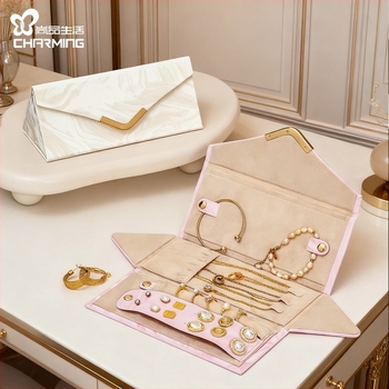 Bőr ékszerdoboz, európai–amerikai stílus, merev, egyszínű, modell sp01371