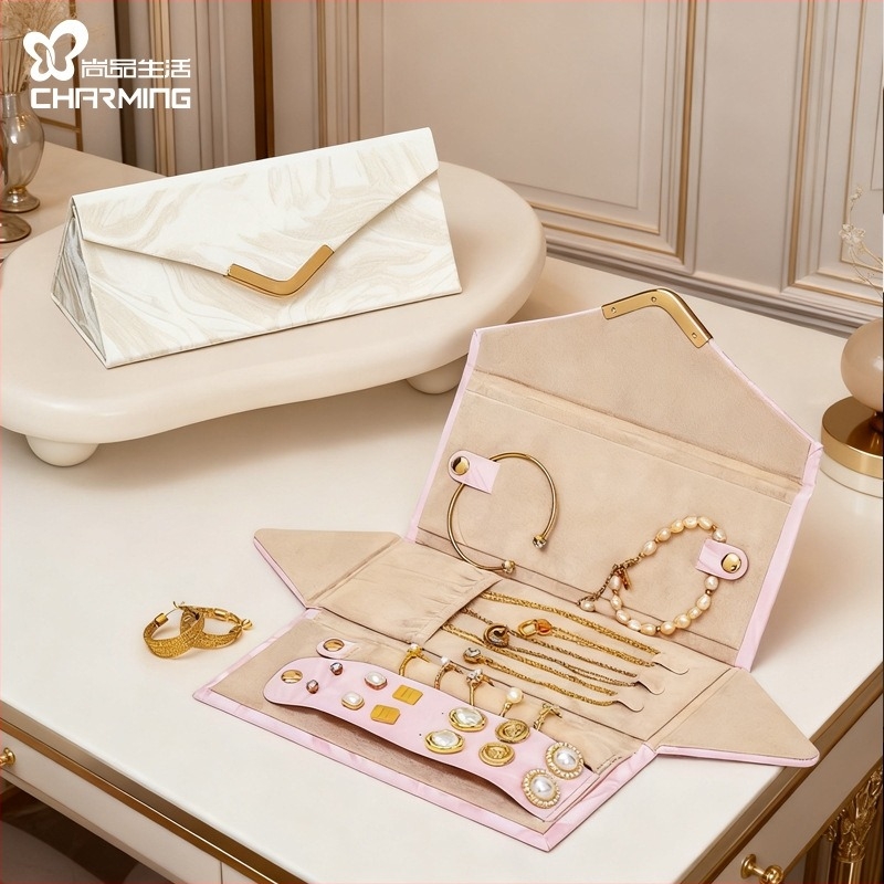 Bőr ékszerdoboz, európai–amerikai stílus, merev, egyszínű, modell sp01371