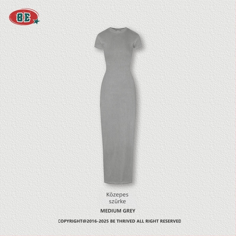 BE THRIVED ruha: karcsúsított bodycon, hosszú ruha, kerek nyakú, rövid ujjú, pamut-kevert anyag