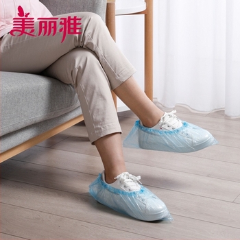 Egyszer használatos műanyag cipővédők, 50 db, porvédő, PE műanyag, közepes vastagság, beltéri használatra