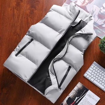 Férfi mellény poliészter töltéssel és bélésével, ujj nélküli, koreai stílus, szabott fazon