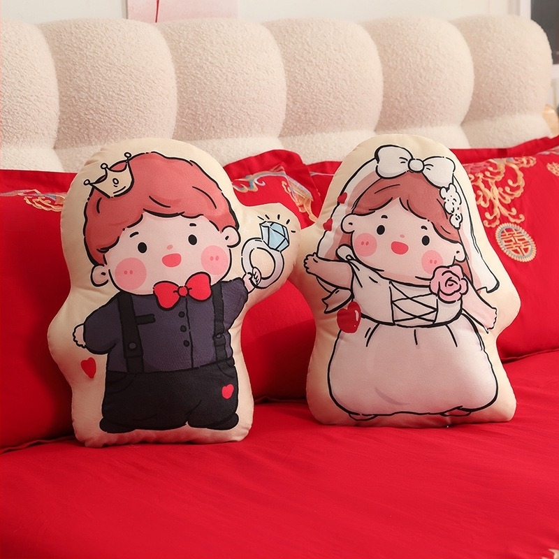 Esküvői plüssbaba pár - magas minőségű aranyos plüss párna fiatal házasoknak - PP pamut töltés, nagyon puha rövid plüss, ajándékdobozos csomagolás