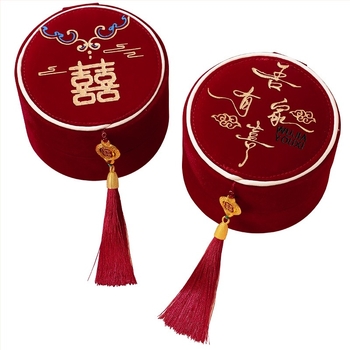 Esküvői varrótál - Szövetből készült hímzőkészlet menyasszony számára | Márka: Romantic happy event | Termékkód: Wedding sewing box | Anyag: Szövet | Összetevők: Hímzés