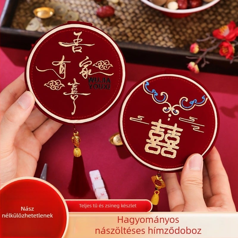 Esküvői varrótál - Szövetből készült hímzőkészlet menyasszony számára | Márka: Romantic happy event | Termékkód: Wedding sewing box | Anyag: Szövet | Összetevők: Hímzés