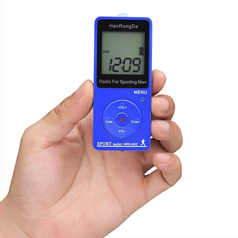 Két sávos FM/AM digitális kijelzős mini sport rádió lépésszámlálóval, USB csatlakozó, lítium akkumulátor — HRD-602
