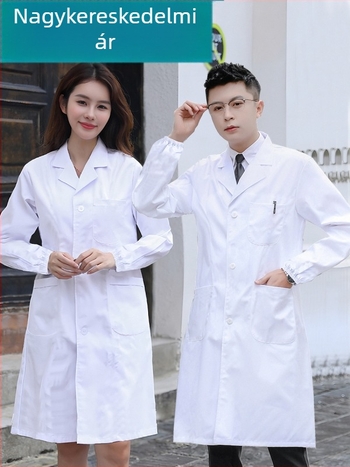 Uniszex orvosi köpeny klinikák és laboratóriumok számára, pamut anyag, nedvesség-elvezető és izzadság-abszorber tulajdonságokkal, Medical Diamond márka, négy évszakos viselet, 2025 tavaszán debütál.