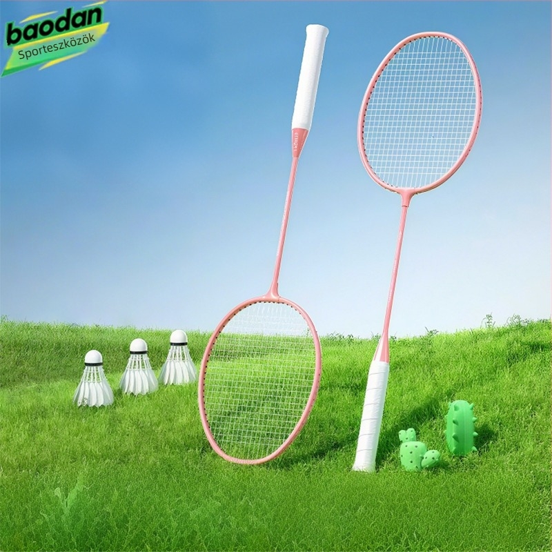 Badmintonütő, vasötvözet keret, nylon huzalok, súly 95–100 g, egyenes nyél, közepes merevség
