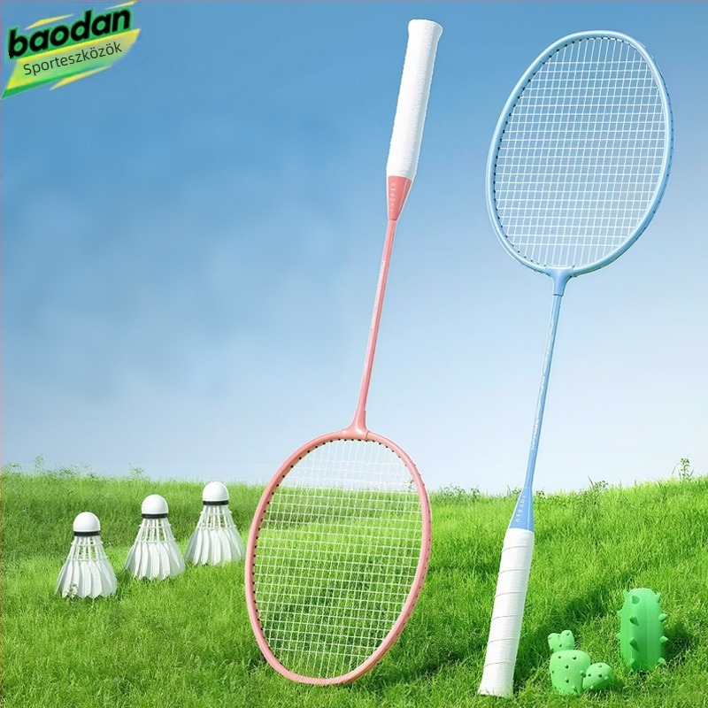 Badmintonütő, vasötvözet keret, nylon huzalok, súly 95–100 g, egyenes nyél, közepes merevség