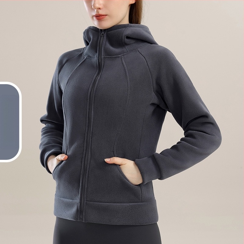 Női vastag kapucnis sportkabát télre – poliészter külső, poliészter bélés, hosszú ujjú