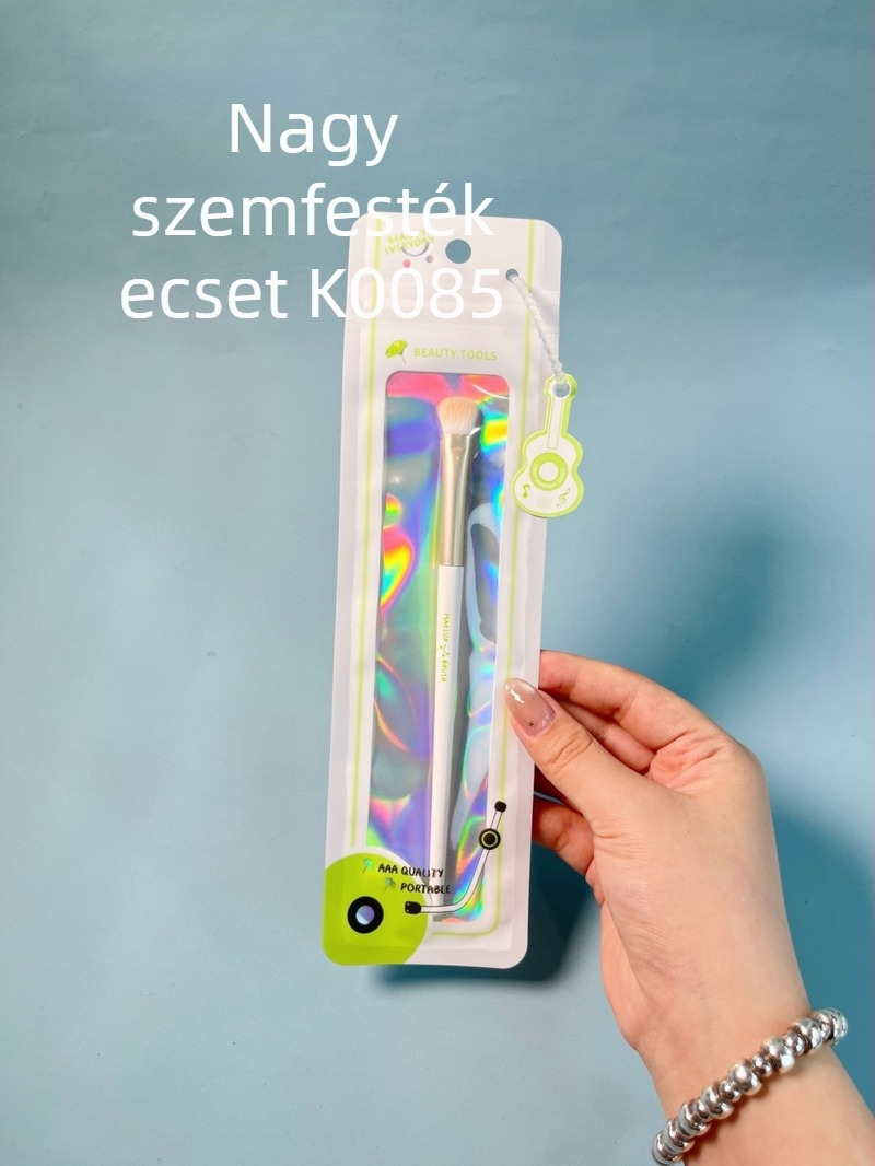 Keqi korrektor ecsetkészlet — hordozható, szintetikus sörték, fa nyél, hordtáska