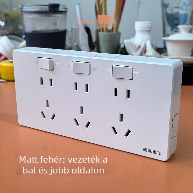 Felszínre szerelt bővítő aljzat 21 lyukkal, kapcsolható tápegység, foszfor-bronz test, 10 A, 250 V AC, egymodulos, többlyukas kialakítás