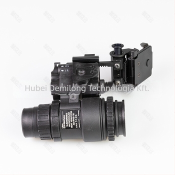 PVS18 monokuláris éjjellátó modell dump truck szettel és FAST/MICH sisak kiegészítőkkel — De Millon; típus: modell éjjellátás; súly: 190 (modell) / 145 (vödör); hatékony látótávolság: 0