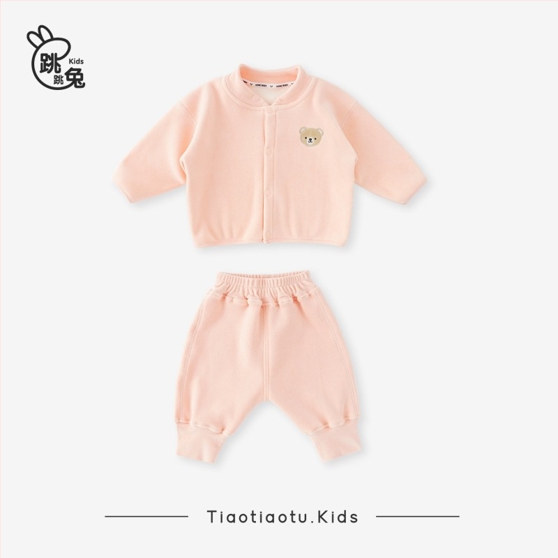 Két darabos gyermekruhafelső ősz/tél, uniszex, oatmeal knit anyag, 93% poliészter, hosszú ujjú felső, hosszú nadrág, zárás egy sor gombbal, Cartoon mintával
