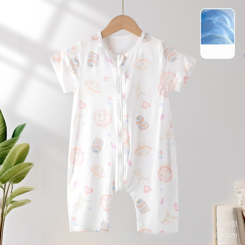 Gyerekek nyári hálózsák – mesefigurás minta, anyag: megújuló rostok, bélés: szintetikus rost, cipzár: nylon, 0-3 éveseknek.