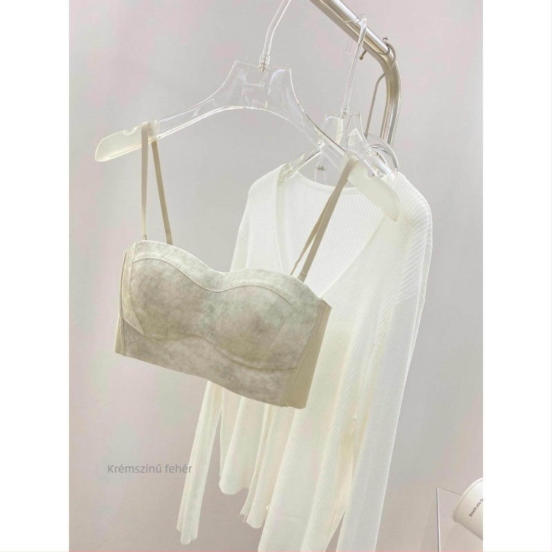 Bandeau melltartó 3D kosaras kialakítással, fő anyag nylon 70-80%, bélés pamut 50-70%, levehető dupla vállpántok