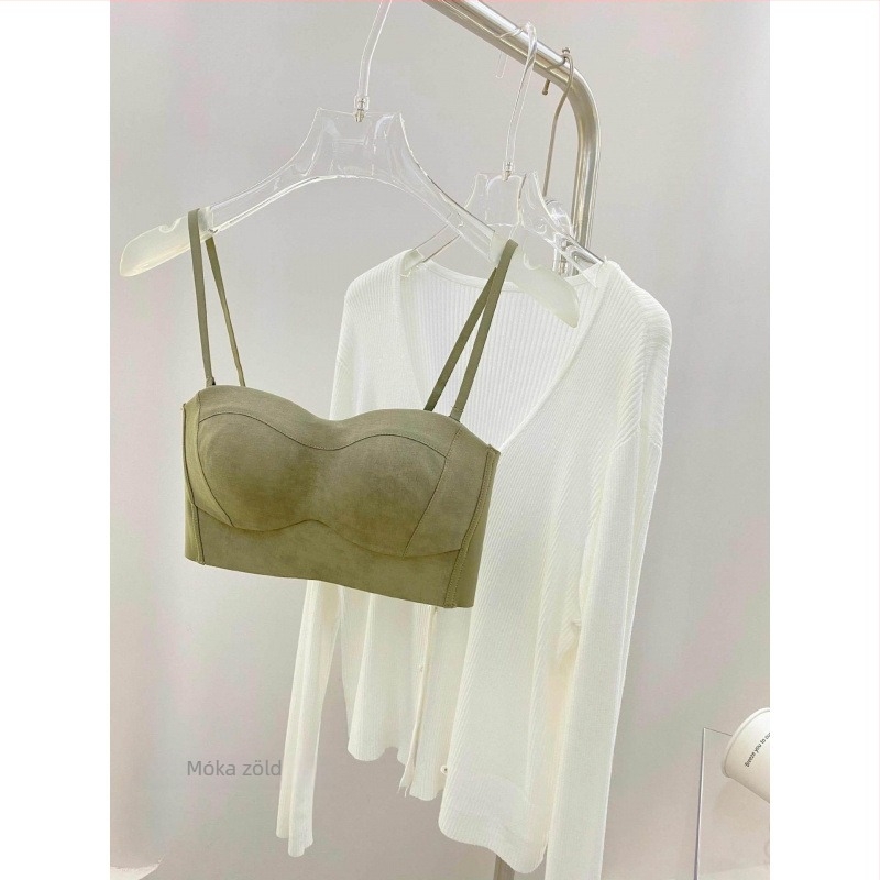 Bandeau melltartó 3D kosaras kialakítással, fő anyag nylon 70-80%, bélés pamut 50-70%, levehető dupla vállpántok