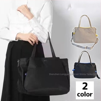 Nylon válltáska latch-stílusban, akril belsővel, cipzáras nyitás, több belső zseb (Nylon; Latch Bag style; Acrylic lining; Zipper opening; Multiple inner pockets)