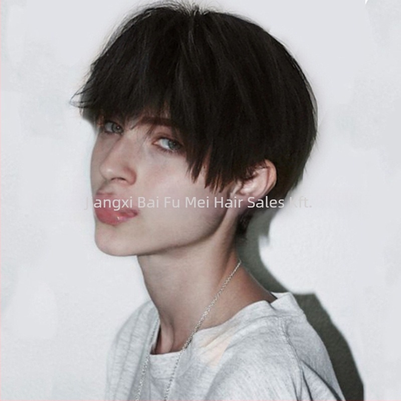 Férfi paróka, rövid egyenes haj, hőálló szintetikus szálak, ferde frufru, élethű megjelenés