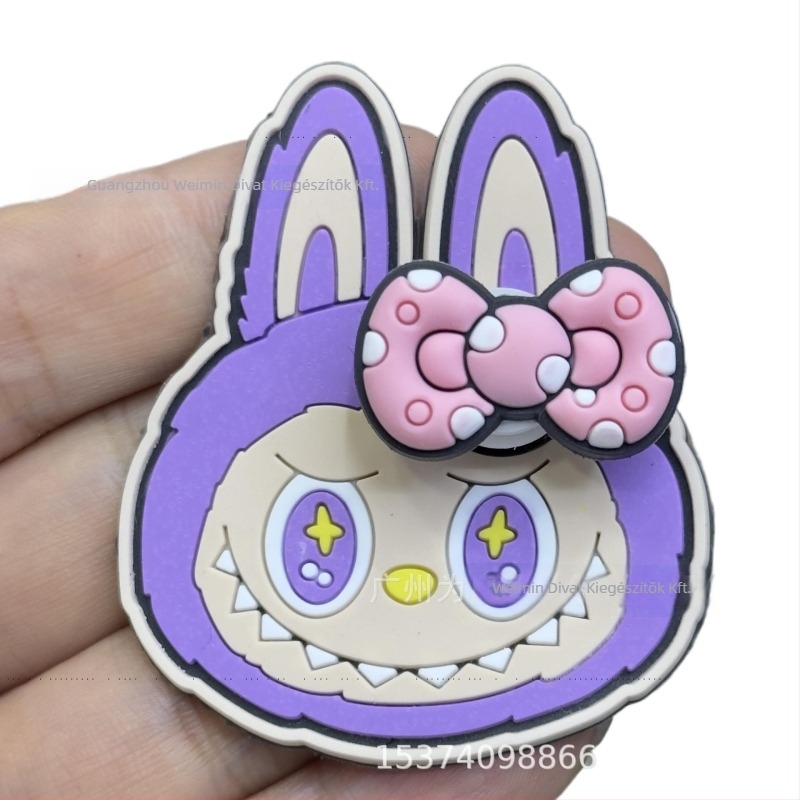 Labubu Gyerekeknek szóló lágy műanyag jelvény cipőkre, sapkákra, táskákra és ruházatra (Anyag: Drip plastic; Márka: Have fun; Alkalmas: cipők, sapkák, táskák, ruházat)