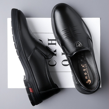 Férfi Slip-On cipő első réteg marhabőrből | felső: első réteg bőr; talp: gumi; lélegző; csúszásmentes; PU belső talp