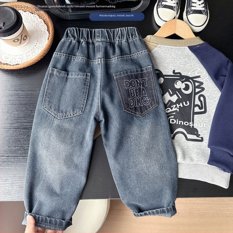 Fiúknak szóló farmernadrág denim, pamut, elasztikus derék, hosszú nadrág, betűs mintázat