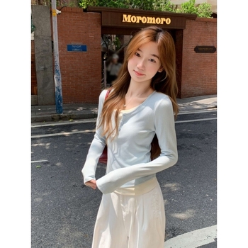 Hosszú ujjú póló, karcsúsított fazon, U-nyakú, poliészter, japán-koreai lazább stílus (Őszi 2025)