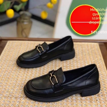 Fekete női mikroszálas slip-on loafers brit stílusban, alacsony platformos sarok, gumírozott talp