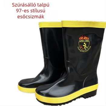 Munkavédelmi esőcsizma PVC felsőrésszel, középmagasságú szár, kerek orr, 3–5 cm magas sarka, csúszásmentes és kopásálló.