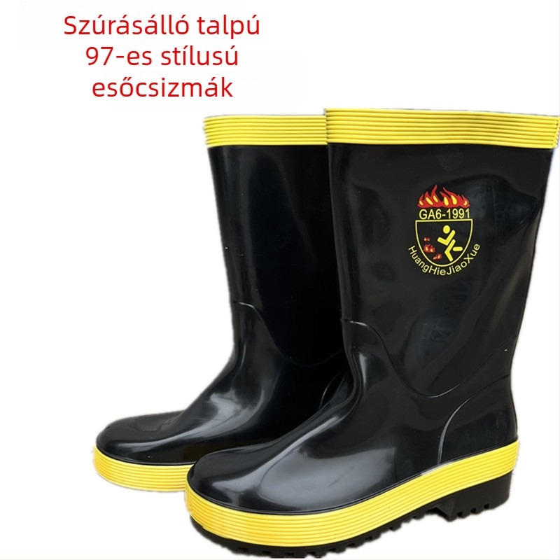 Munkavédelmi esőcsizma PVC felsőrésszel, középmagasságú szár, kerek orr, 3–5 cm magas sarka, csúszásmentes és kopásálló.