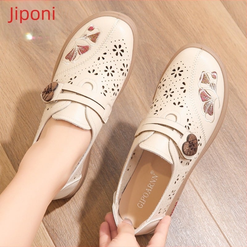 Középkorú és idős nőknek készült bőrs slip-on cipő — puha talp, légáteresztő, csúszásmentes, poliuretán talp, alacsony lapos sarok 1–3 cm