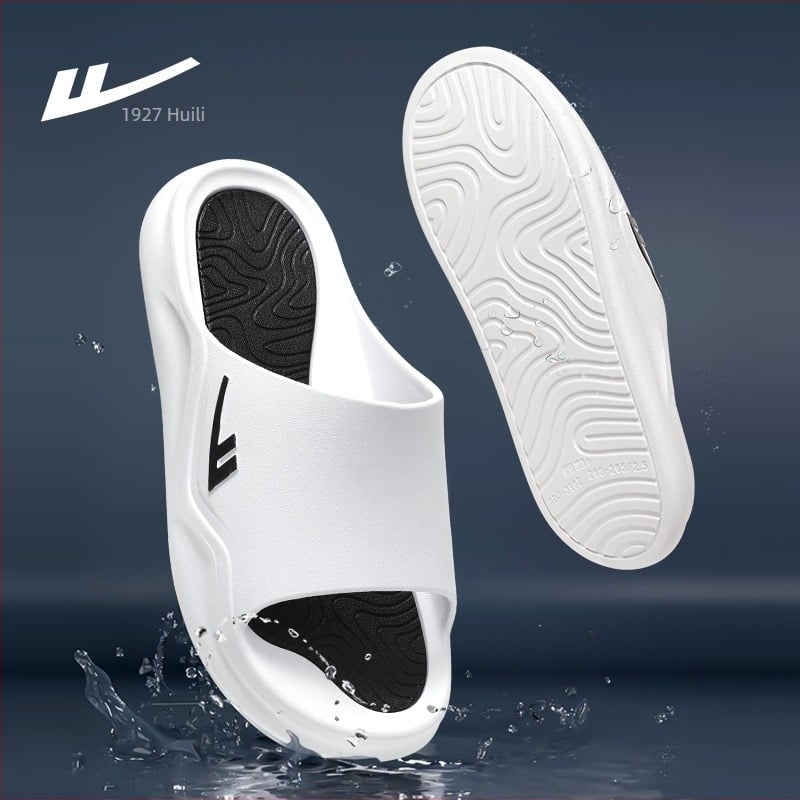 Férfi PVC papucs, felső és talp is PVC-ből, injekciós öntésű talp, csúszásmentes és kopásálló, 2,5 cm sarokmagasság, mindennapi beltéri és kültéri használatra