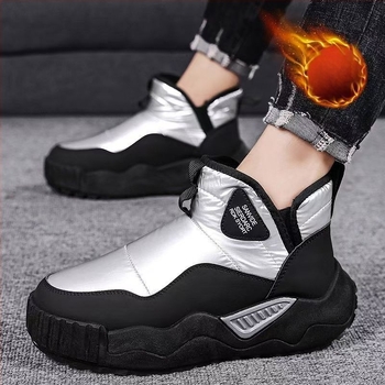 Férfi téli hócsizma, fleece-belés, PU felső, gumitalp, injektált talp, középmagas