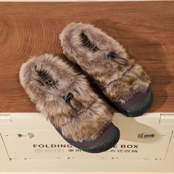 Női meleg slip-on cipő, puha gumi talppal, kerek orrú, felsőrésze szintetikus bőrből, belső műszőrme bélés