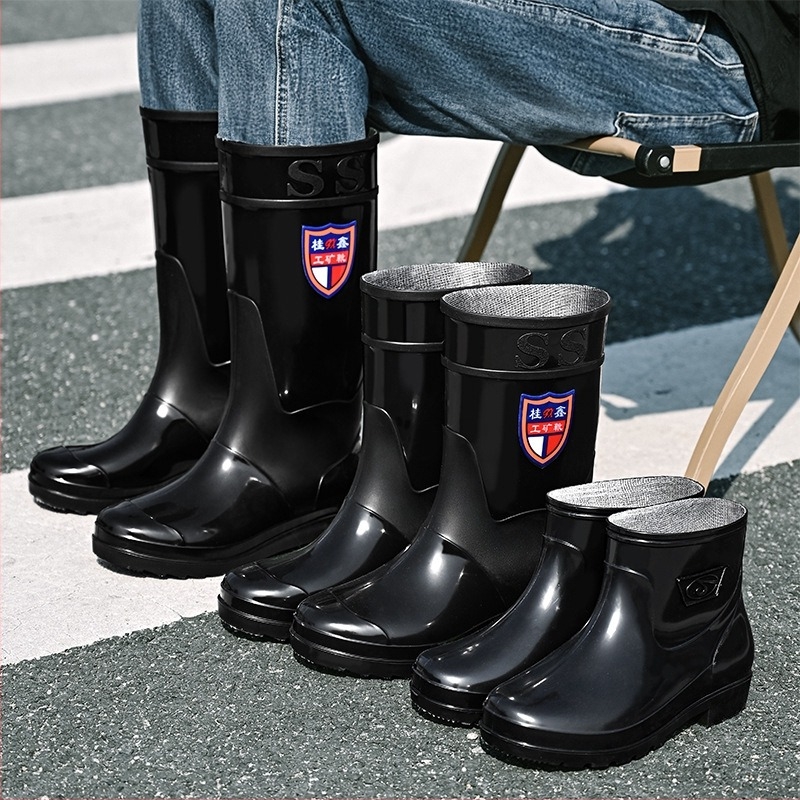 Férfiak számára magas esőcsizma - vízálló, csúszásmentes, egész éves használatra, hálós bélés, talp injekciós nyomástechnológiával