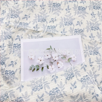 Kétszór pamut krepp pizsamaanyag virágos pozícionált nyomással, 100% pamut, pizsamákhoz, otthoni ruházathoz és babaruhákhoz, egész éves használatra