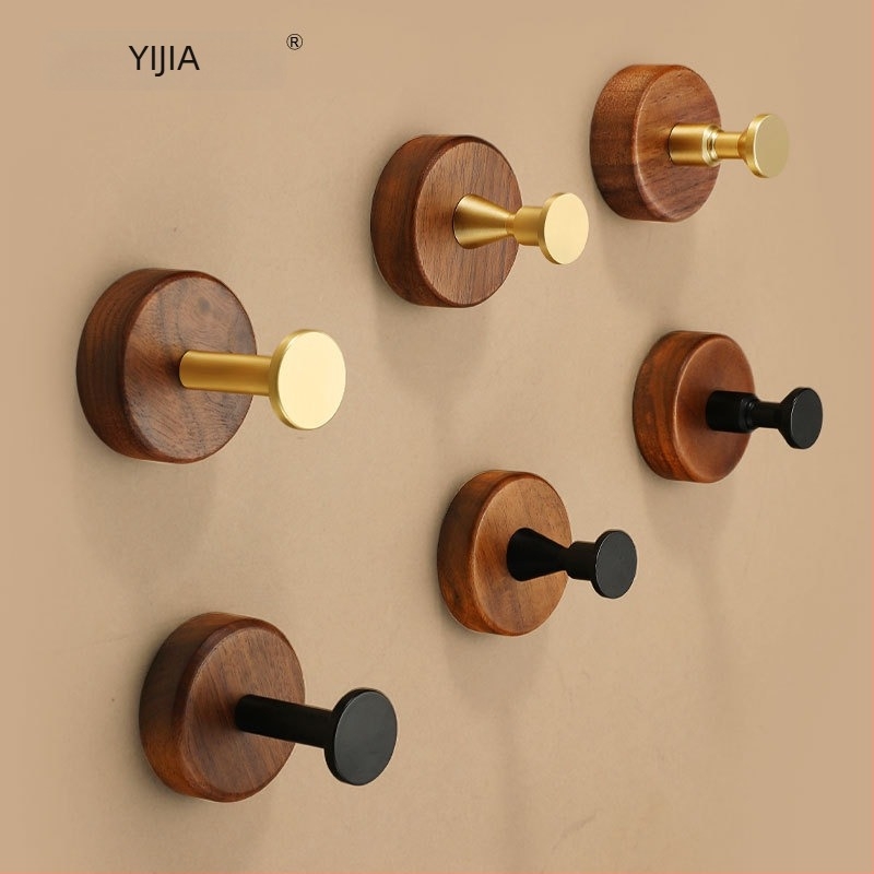 Diófából készült falikampó ruháknak, modell YG601, gravírozott, gardróbhoz, modern minimalist stílus