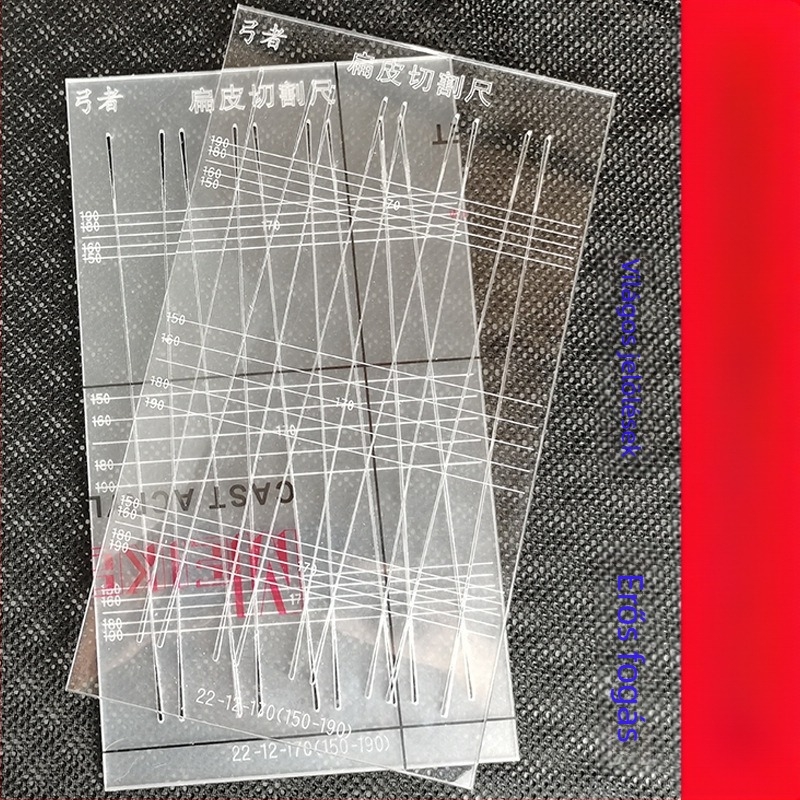 Fából készült centiméteres vonalzó, sablonkészlet