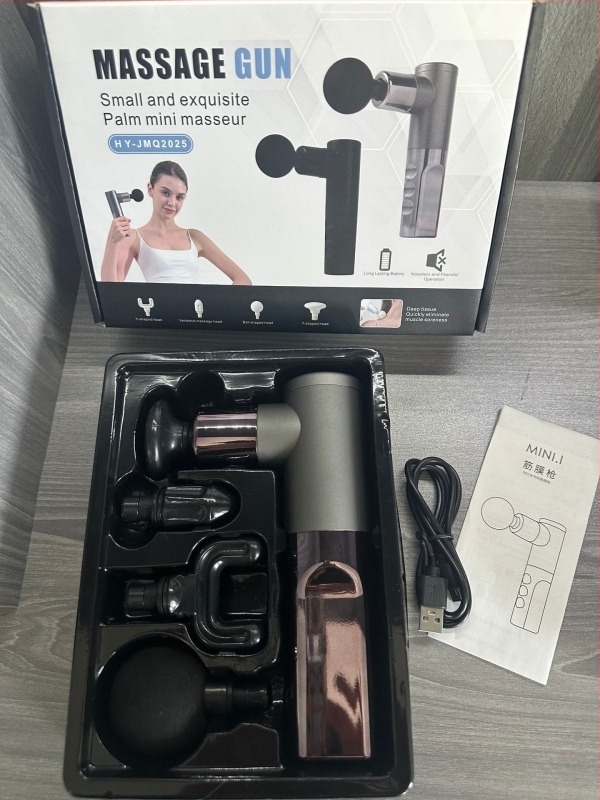 Mini hordozható fascia-gun masszírozó, 4 fej, kefemotor, beépített 1200–2000 mAh akkumulátor, zaj < 36 dB