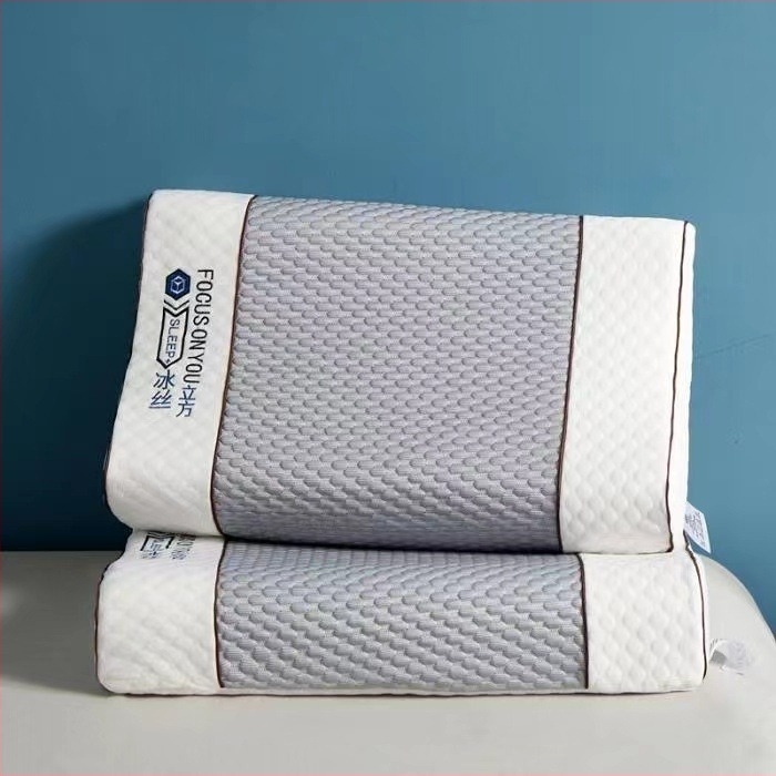 Latex párna téglalap alakú, természetes latex, latex tartalom 80-90%, kötött anyag, súly 1,0-1,5 kg