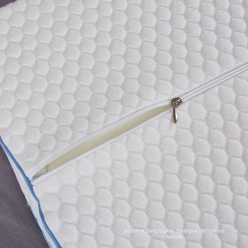 Memóriás nyakpárna memory cottonból, hullámformájú kialakítás a nyaki támaszért, téglalap alakú, minimalist stílus, magasság 5–10 cm