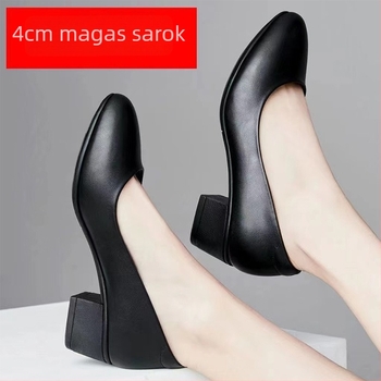 Női munka cipő PU felsőrésszel, középmagas sarok 3–5 cm, kerek orr, mindennapi viselet.