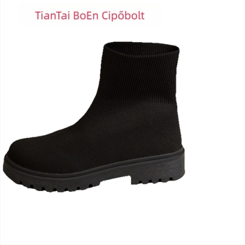 Női bokacsizma kerek orral, középtok 3–5 cm, klínes sarok, alacsony profil