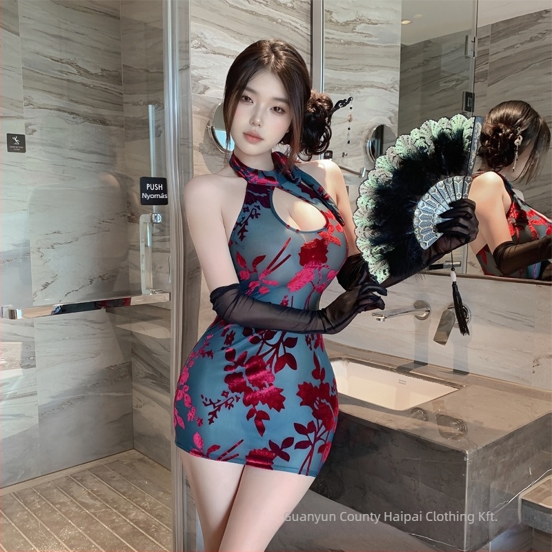 Cheongsam-stílusú szerepjáték jelmez átlátszó részletekkel és harisnyával, poliészter anyag