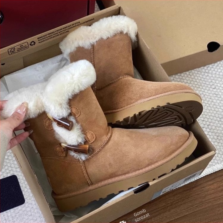 Női hócipő marhabőrből, belső műszőrmes bélés, mikroszálas talpbetét, gumitalp, középmagas szár