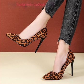Női Slip-On leopard mintás velúr cipő, ultra magas sarok, hegyes orr