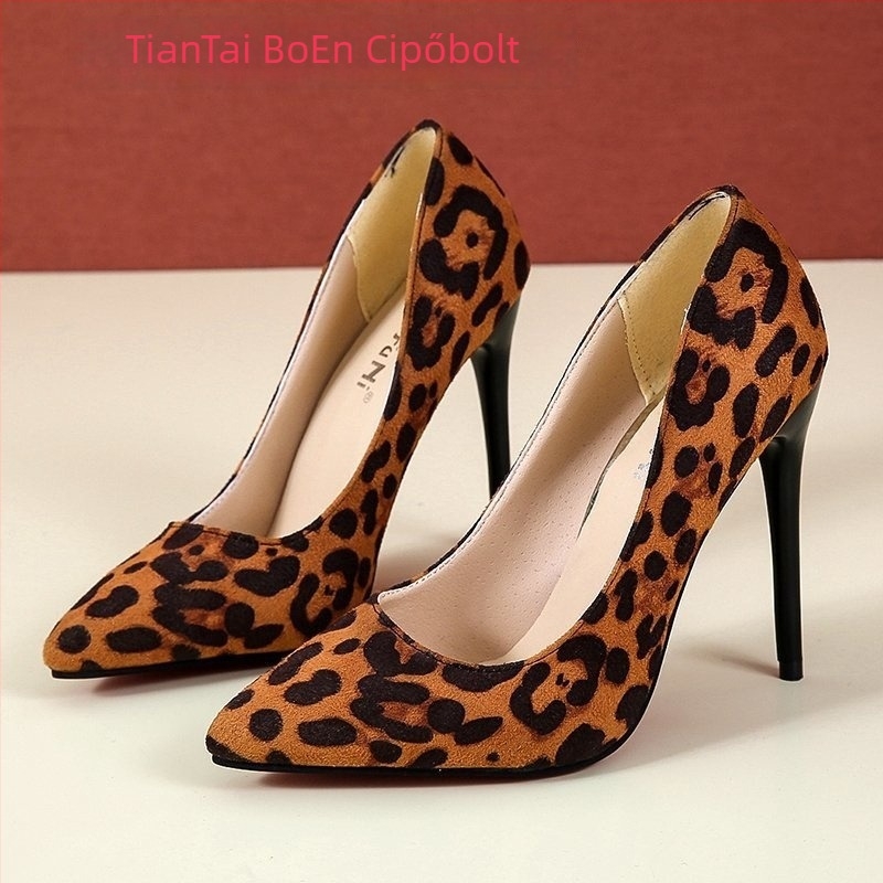 Női Slip-On leopard mintás velúr cipő, ultra magas sarok, hegyes orr
