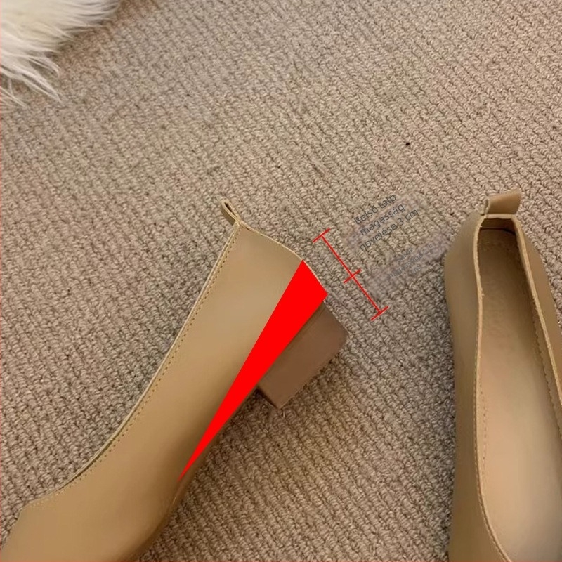 Női loafers alacsony nyitású, négyszögletes orrú, 3–5 cm sarok, gumitalp, EVA talpbetét, felsőrész szuper rost anyagból