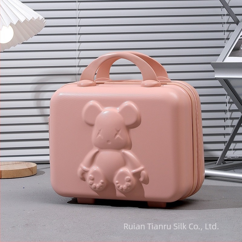 Utazási koffer és kozmetikai táska állatmintával; ABS anyag; cipzáras nyitás; kiterjeszthető rekesz; hagyományos jelszós zár; poliészter bélés