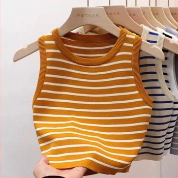 Csíkos női camisole felső, váll nélkül, rövid fazon, viszkóz anyag, karcsú szabás, friss és édes stílus